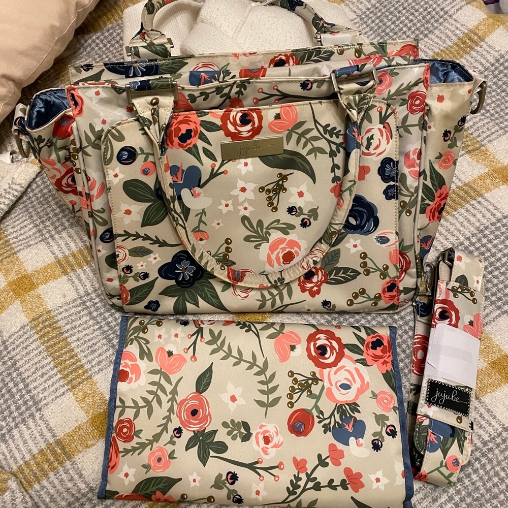 Ju-ju-be be classy diaper bag rosy posy print